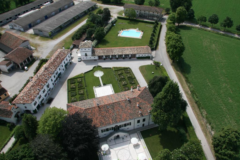 Borgo Dei Conti Della Torre Guest House Morsano al Tagliamento Exterior photo